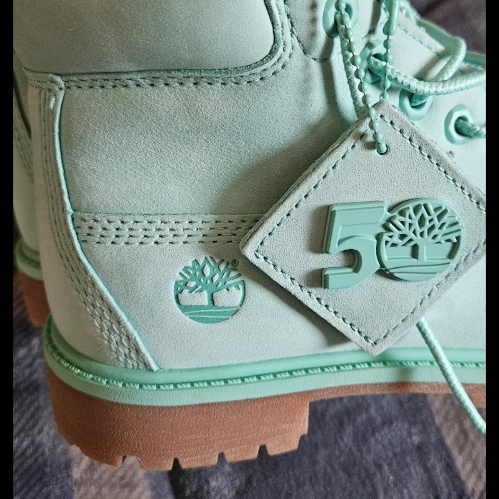 Girls Timberland Boots - Picture 4 of 7